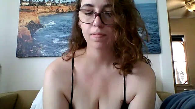 sweetsocalgirl online show from May 16, 2026, 9:58 pm