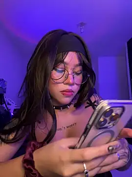 Snapshot of Liz_rogers_x chatting on February 8, 2026, 2:20 am Liz rogers x online show from February 8, 2026, 2:20 am