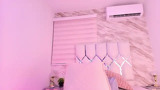 Snapshot of cataleya_ebony_ chatting on March 1, 2026, 3:06 am cataleya ebony online show from March 1, 2026, 3:06 am