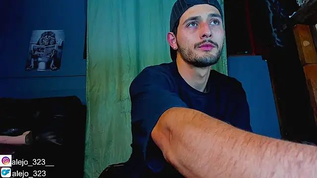 Snapshot of alejo__323__ chatting on October 15, 2025, 2:10 am alejo  323   online show from October 15, 2025, 2:10 am