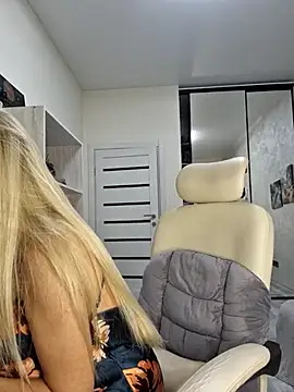 Monna online show from November 20, 2025, 6:08 pm