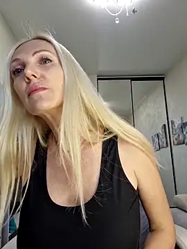 Snapshot of Monna chatting on October 23, 2025, 1:43 pm Monna online show from October 23, 2025, 1:43 pm