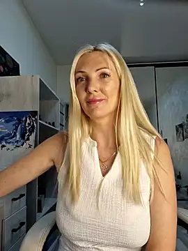 Monna online show from May 30, 2026, 2:34 pm