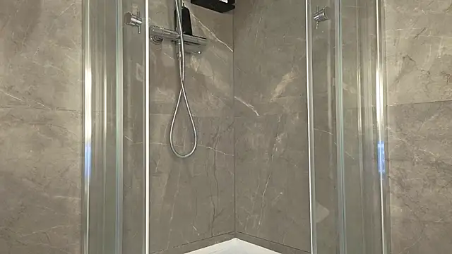 sladkoezzzka online show from October 11, 2025, 6:09 pm