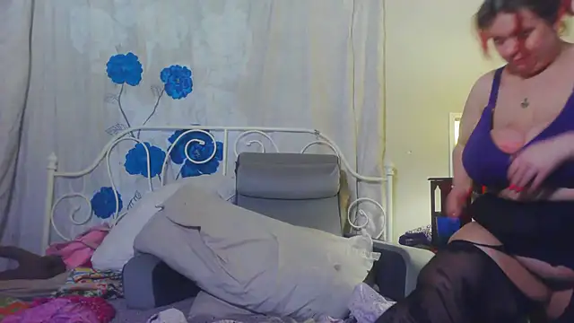 g0lden are0las89 online show from February 25, 2026, 11:37 pm