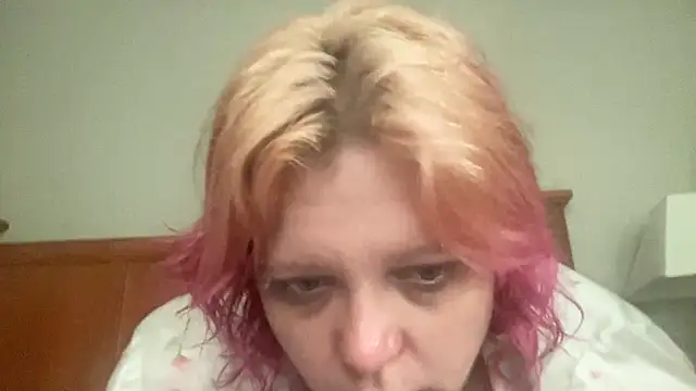 Snapshot of g0lden_are0las89 chatting on June 3, 2026, 5:19 am g0lden are0las89 online show from June 3, 2026, 5:19 am