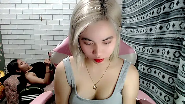 Snapshot of Rainea149 chatting on October 17, 2025, 3:47 pm Rainea149 online show from October 17, 2025, 3:47 pm