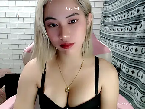 Snapshot of Rainea149 chatting on October 28, 2025, 1:21 pm Rainea149 online show from October 28, 2025, 1:21 pm