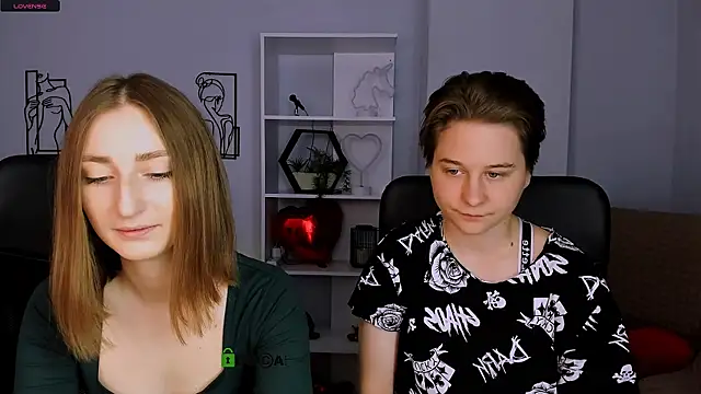 eva smiith  online show from October 3, 2025, 5:53 am