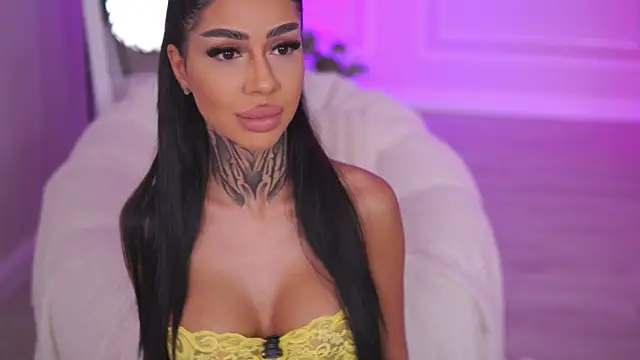 KiaraMoreno online show from November 2, 2025, 11:59 am