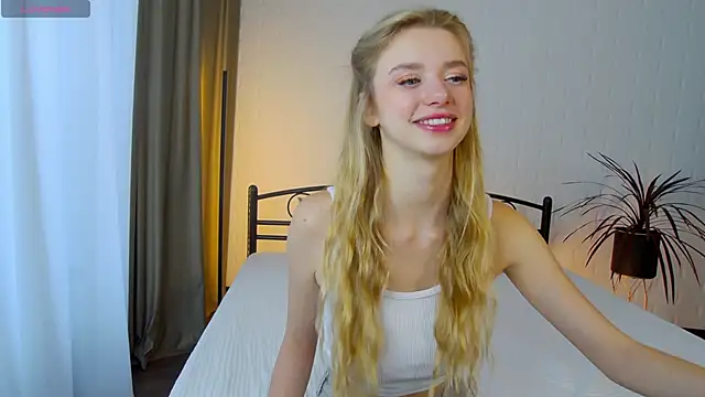 Snapshot of KelsiWest chatting on September 28, 2025, 1:18 pm KelsiWest online show from September 28, 2025, 1:18 pm