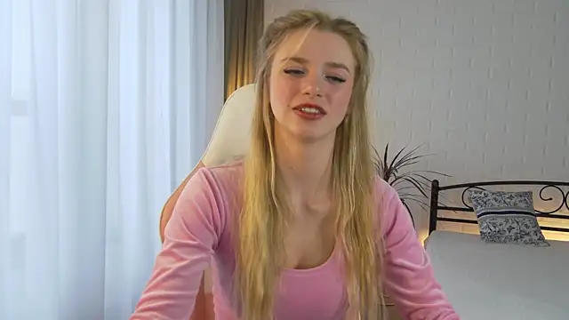 Snapshot of KelsiWest chatting on October 2, 2025, 1:47 pm KelsiWest online show from October 2, 2025, 1:47 pm