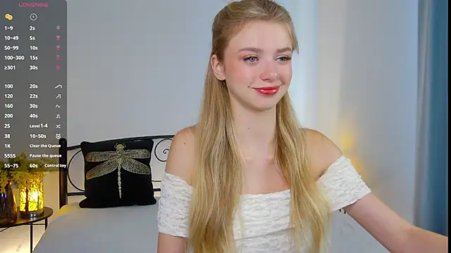 Snapshot of KelsiWest chatting on September 20, 2025, 5:45 am KelsiWest online show from September 20, 2025, 5:45 am