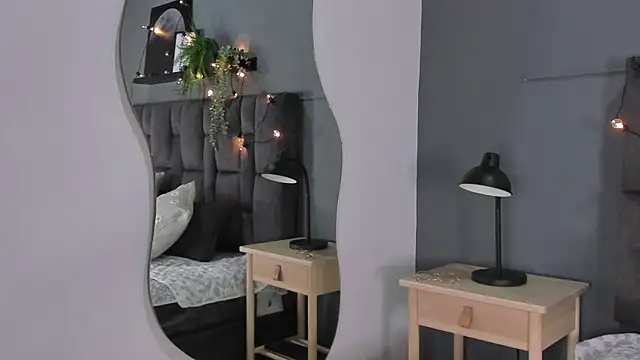 Snapshot of RiriiBrunette__ chatting on September 17, 2025, 7:38 pm RiriiBrunette online show from September 17, 2025, 7:38 pm