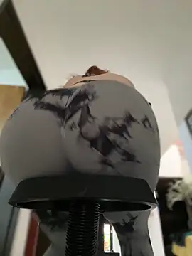 Snapshot of MarilynSmith01 chatting on October 8, 2025, 4:08 pm MarilynSmith01 online show from October 8, 2025, 4:08 pm