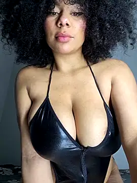 Snapshot of Yerystar chatting on October 22, 2025, 3:28 am Yerystar online show from October 22, 2025, 3:28 am