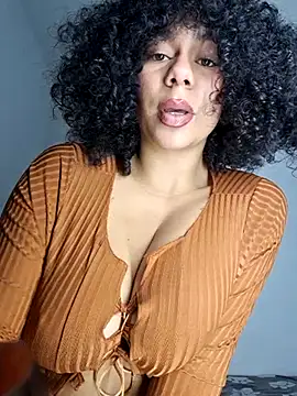 Snapshot of Yerystar chatting on October 9, 2025, 10:32 pm Yerystar online show from October 9, 2025, 10:32 pm