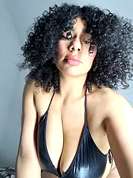 Snapshot of Yerystar chatting on October 25, 2025, 11:05 pm Yerystar online show from October 25, 2025, 11:05 pm