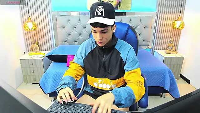 Snapshot of SamBlack_ chatting on February 17, 2026, 3:31 pm SamBlack online show from February 17, 2026, 3:31 pm