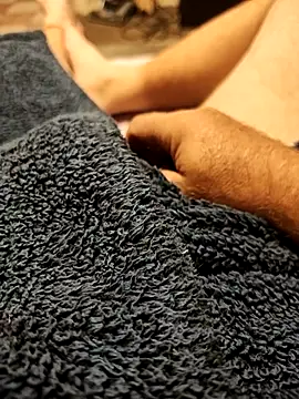 hubbyfun19 online show from September 18, 2025, 2:36 am