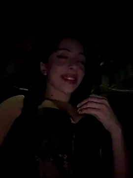 Snapshot of Yesmoree chatting on October 31, 2025, 3:19 pm Yesmoree online show from October 31, 2025, 3:19 pm