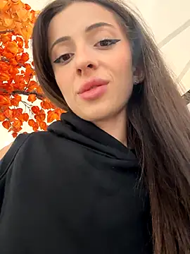 Snapshot of Yesmoree chatting on September 25, 2025, 12:33 pm Yesmoree online show from September 25, 2025, 12:33 pm