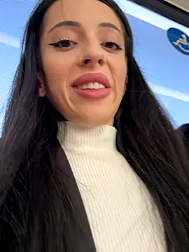 Snapshot of Yesmoree chatting on October 7, 2025, 11:55 am Yesmoree online show from October 7, 2025, 11:55 am