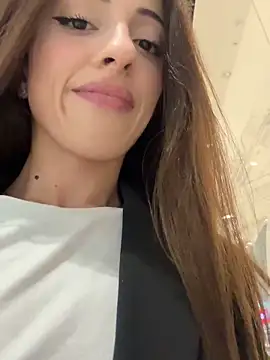 Snapshot of Yesmoree chatting on September 26, 2025, 1:51 pm Yesmoree online show from September 26, 2025, 1:51 pm