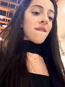 Snapshot of Yesmoree chatting on October 12, 2025, 1:23 pm Yesmoree online show from October 12, 2025, 1:23 pm