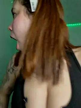 -Miaa  online show from October 8, 2025, 1:23 pm