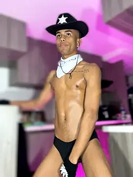 Snapshot of RyanScot4 chatting on November 1, 2025, 5:36 am RyanScot4 online show from November 1, 2025, 5:36 am