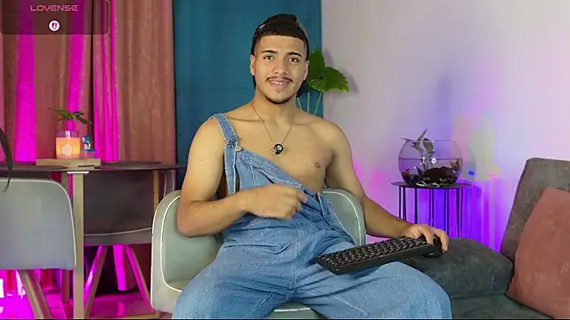 Snapshot of michel_g1 chatting on October 7, 2025, 11:50 pm michel g1 online show from October 7, 2025, 11:50 pm