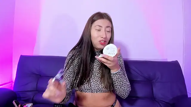 AntonellaJohnston online show from September 23, 2025, 12:34 pm