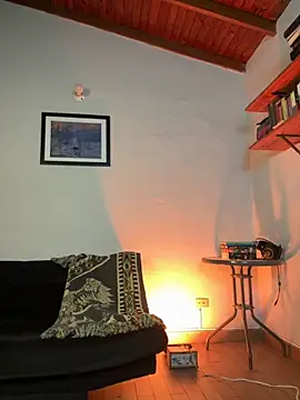 Snapshot of AlekBlake_ chatting on October 25, 2025, 2:33 am AlekBlake  online show from October 25, 2025, 2:33 am