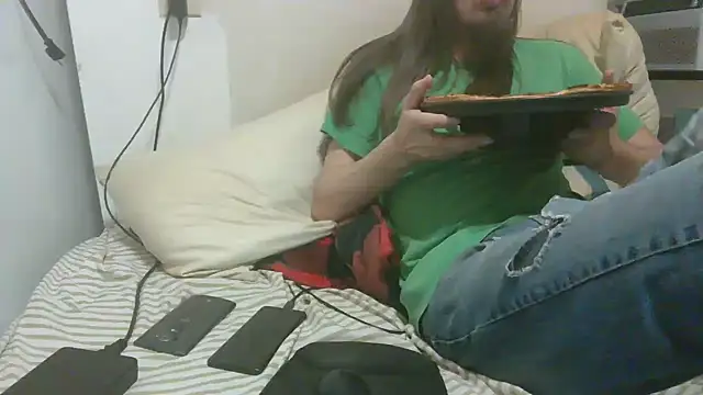 Snapshot of dandonn chatting on July 27, 2026, 7:43 pm dandonn online show from July 27, 2026, 7:43 pm