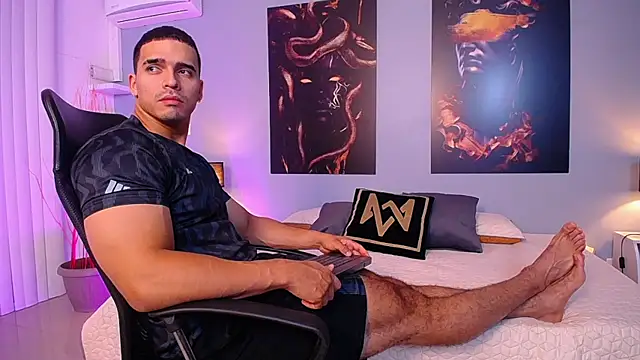 ChristopherBlack  online show from September 25, 2025, 1:50 pm