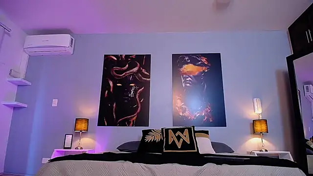 ChristopherBlack  online show from September 20, 2025, 3:50 pm