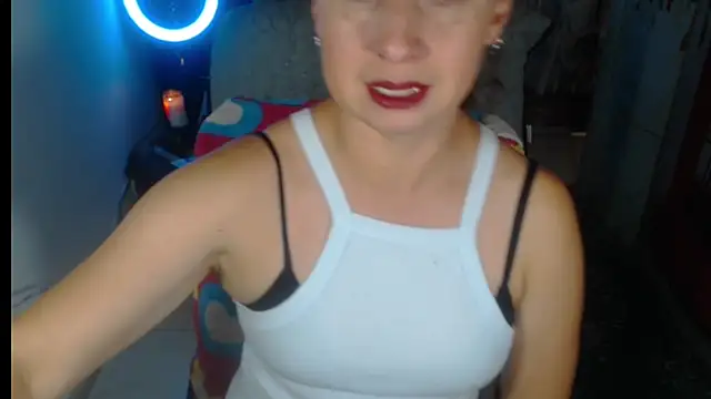 Milf Valeria online show from October 24, 2025, 3:11 pm