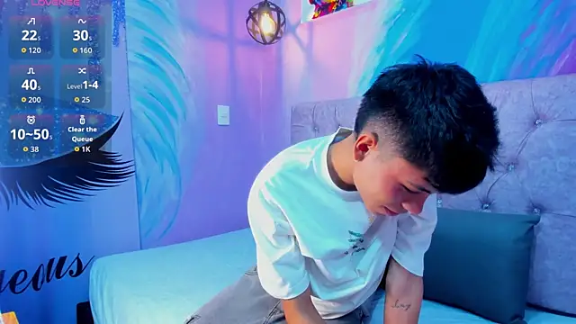 MaxiWildd online show from March 27, 2026, 1:45 pm