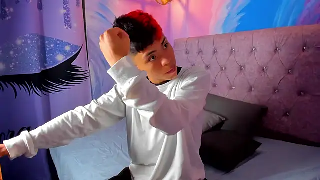 MaxiWildd online show from October 10, 2025, 12:50 pm