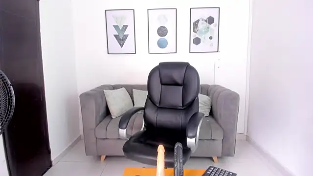 Snapshot of violettasweet__ chatting on October 26, 2025, 3:12 pm violettasweet   online show from October 26, 2025, 3:12 pm