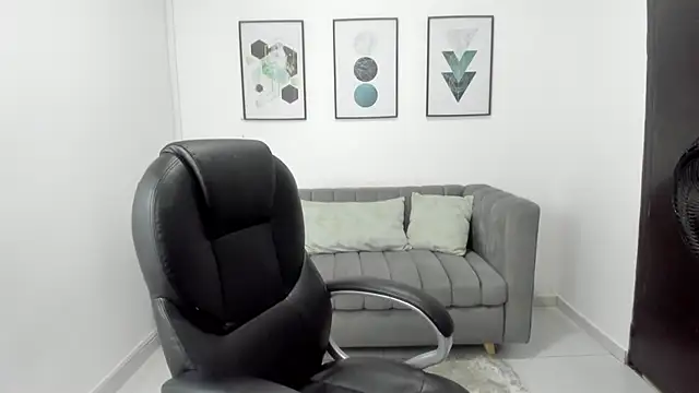 Snapshot of violettasweet__ chatting on September 28, 2025, 8:32 am violettasweet   online show from September 28, 2025, 8:32 am