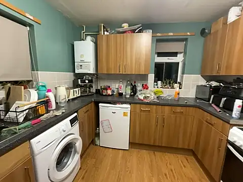 Dilfcam101 online show from December 18, 2025, 8:01 pm