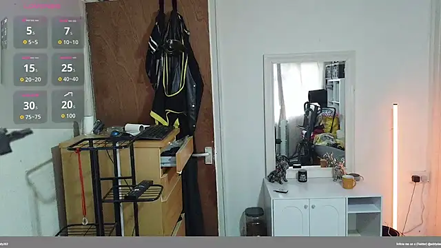 Dilfcam101 online show from April 12, 2026, 6:16 am