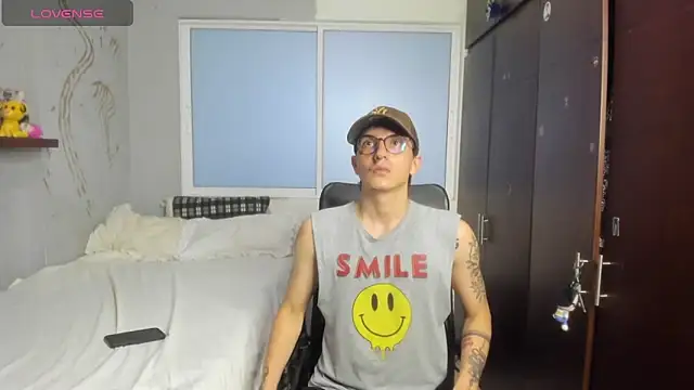 Snapshot of Noxx_starkK chatting on October 18, 2025, 12:45 am Noxx starkK online show from October 18, 2025, 12:45 am