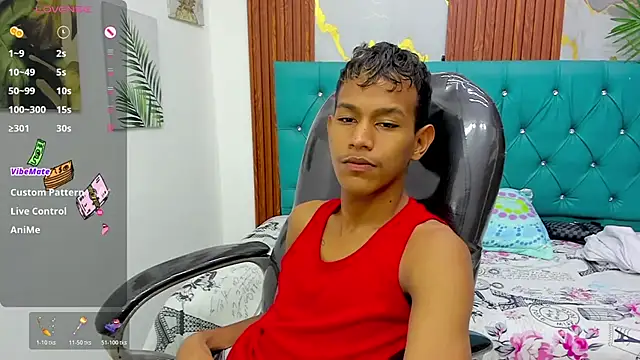 Snapshot of Rory_castro chatting on December 17, 2025, 10:26 pm Rory castro online show from December 17, 2025, 10:26 pm