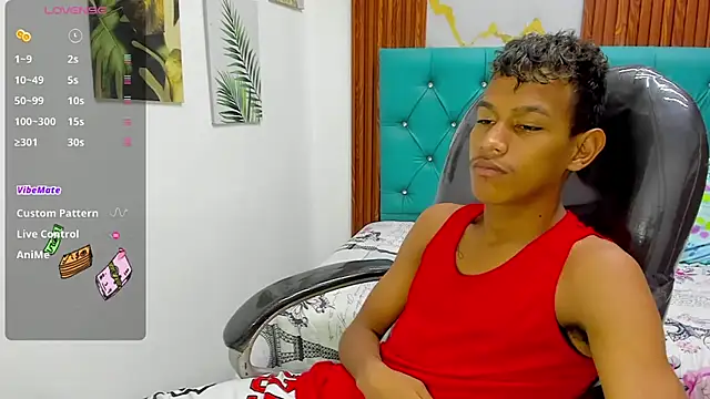 Snapshot of Rory_castro chatting on December 18, 2025, 10:24 pm Rory castro online show from December 18, 2025, 10:24 pm