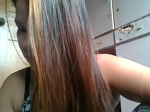 Bhubbles888 online show from February 18, 2026, 4:54 am