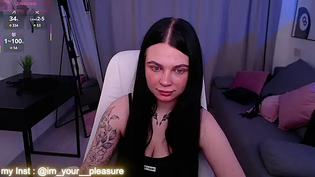 Michela Fruet online show from February 17, 2026, 1:03 am