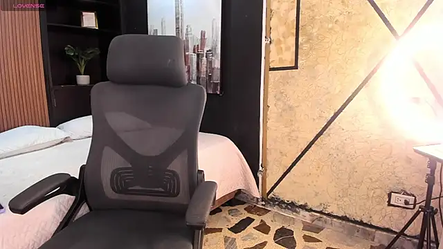 AmbarFoxx  online show from February 13, 2026, 1:16 am